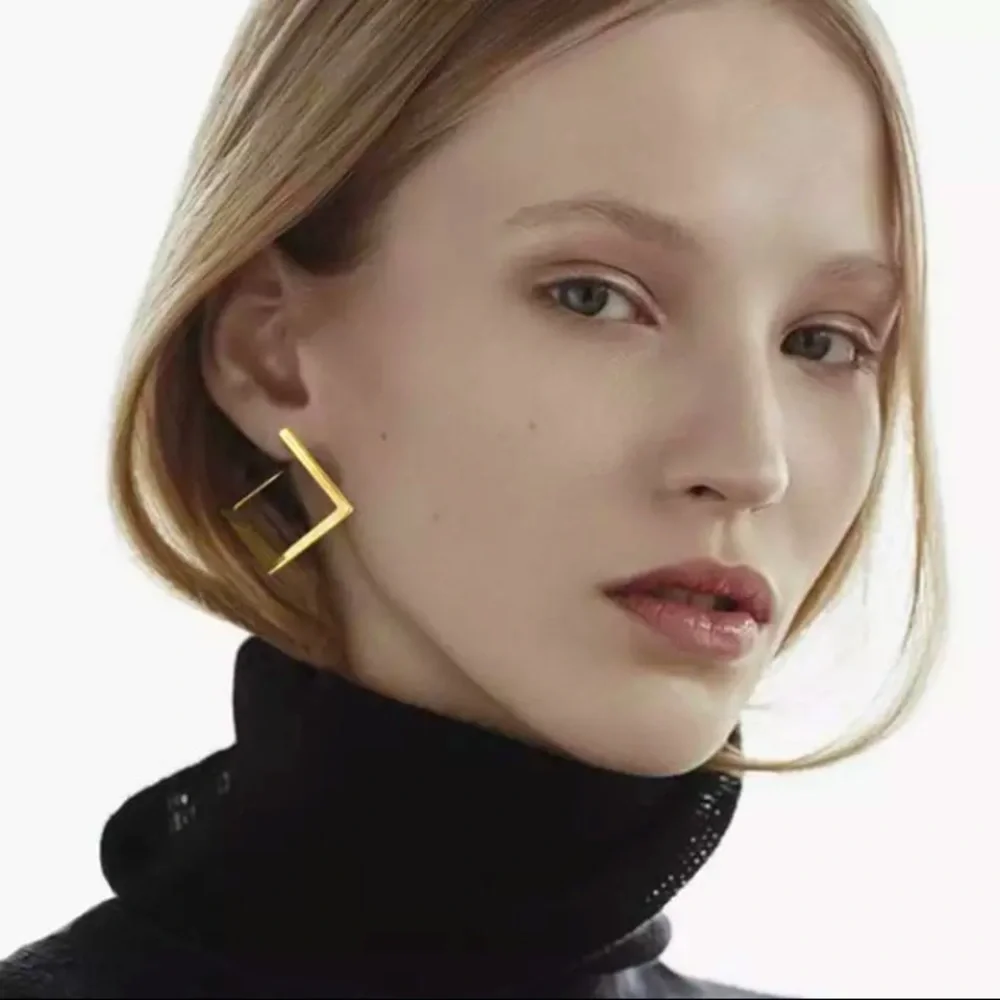 “Inclined” Square Geometric Retro Unique Minimalist Simple Stud Earrings - Picture 4 of 11